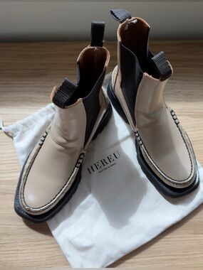 Hereu ALDA SPORT
Tread Sole Low-calf Chelsea Boot